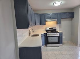 2401 Berg Ave, Union City, NJ