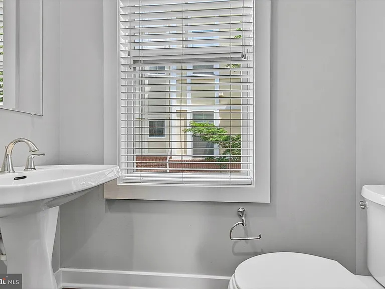 22463 Verde Gate Ter — Photo 16