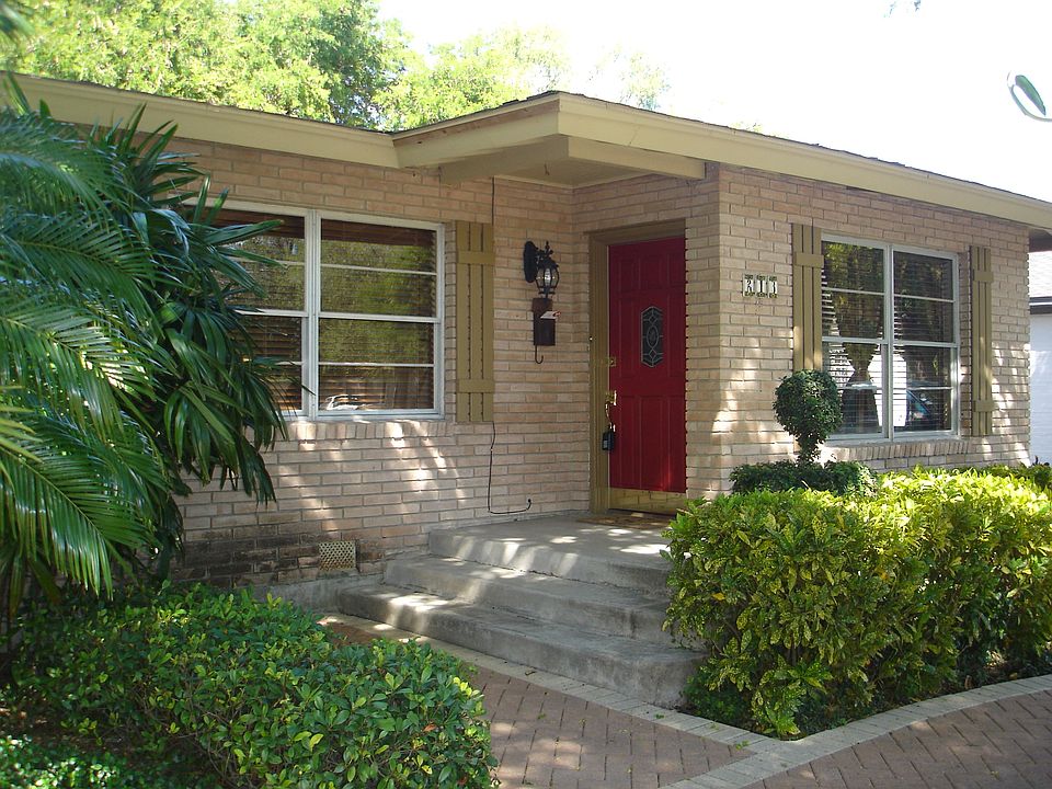 1st image of 213 Sunset Dr