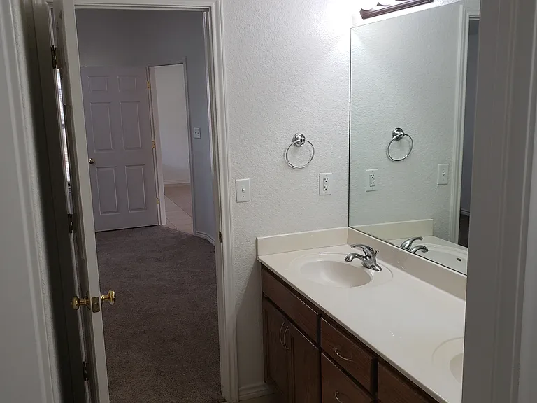 268B Braeburn Cir #B — Photo 9