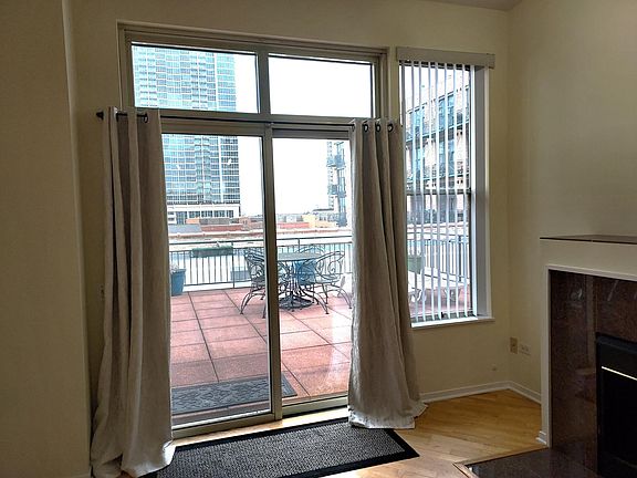 2nd image of 1631 S Michigan Ave APT 408