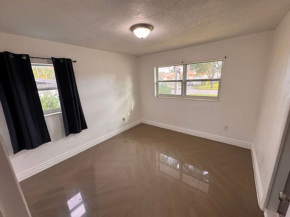 5th image of 961 NW 200th St