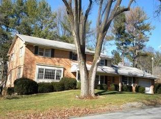 515 Downey Dr, Waynesboro, VA 22980