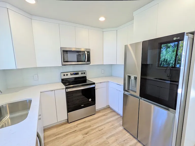 529 E 5300 S — Photo 1