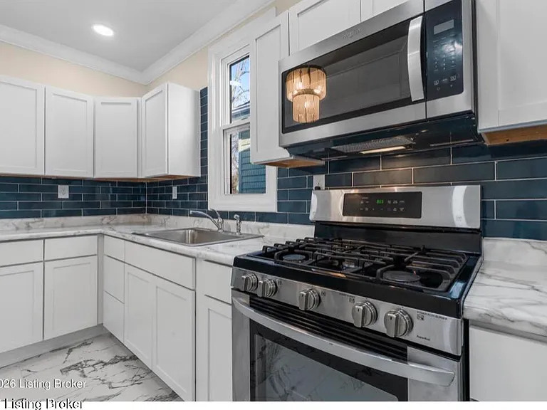 2205 Bolling Ave — Photo 5