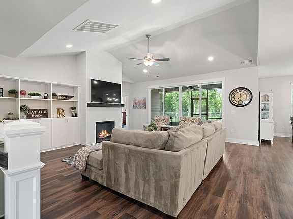 5th image of 2622 Kingfisher Dr