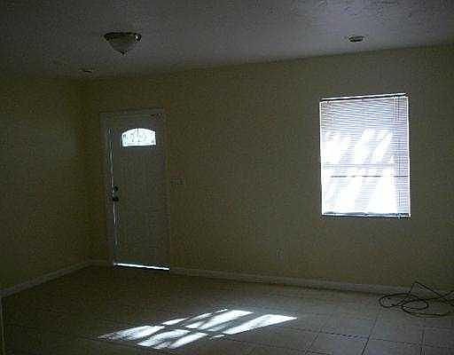 3rd image of 1425 NW 13th Pl