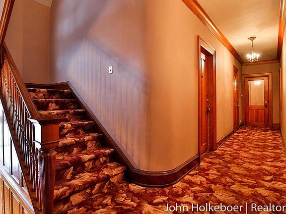 4th image of 300 Washington St SE #2W