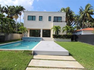 1048 S Northlake Dr, Hollywood, FL 33019