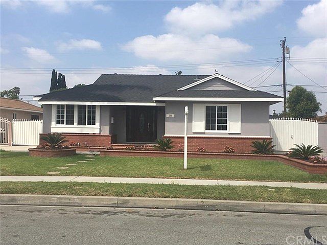 1st image of 209 S Cherrywood St