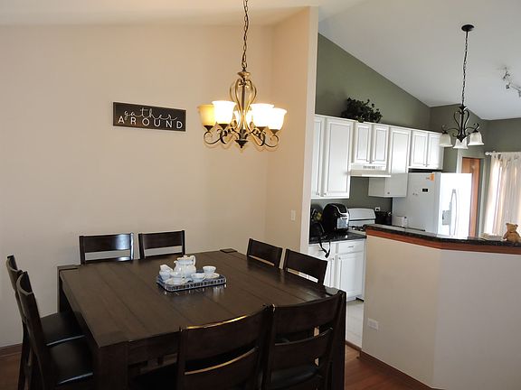 3rd image of 1760 Fieldstone Dr N