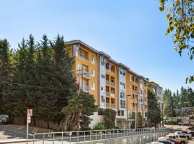 118 107th Ave NE