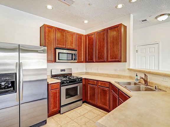3rd image of 601 Menaul Blvd NW #3502