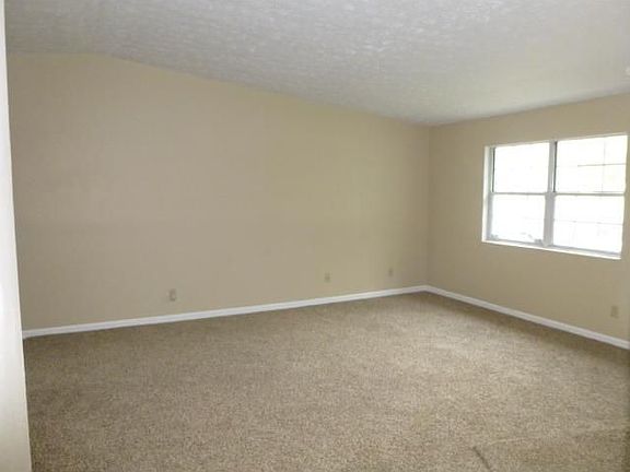 4th image of 8113 Clayburn Dr