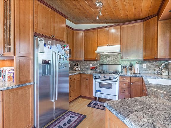 3rd image of 731 Burland Dr