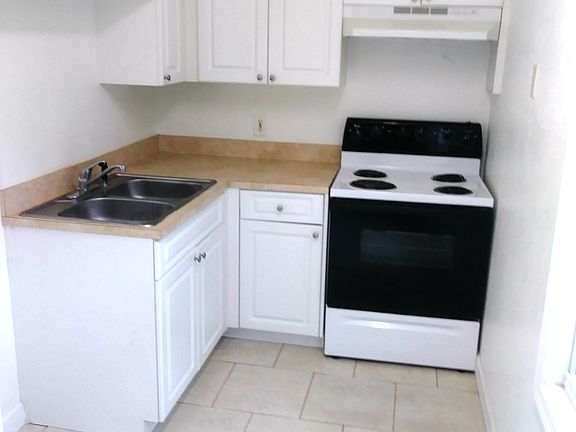 3rd image of 13824 Orange Sunset Dr Unit 101