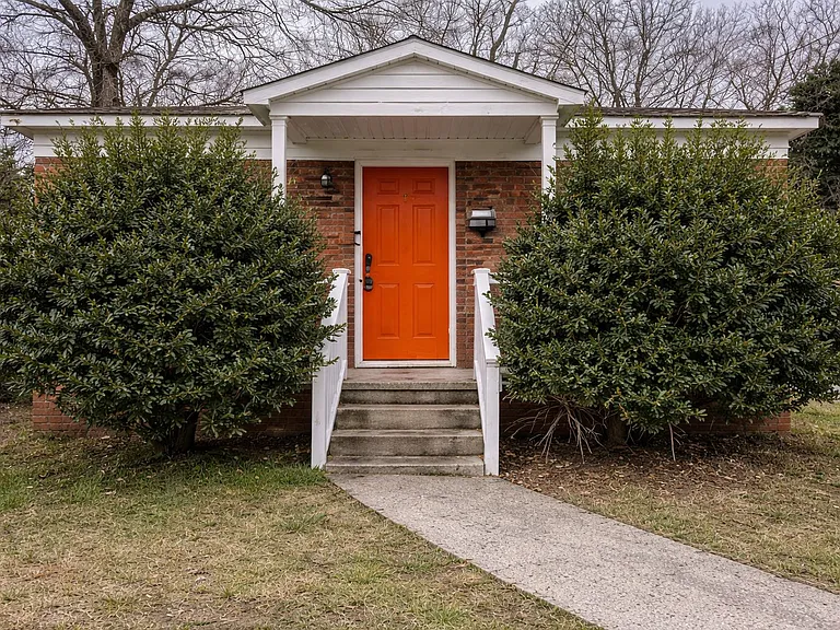 316 Skyland Ave — Photo 1