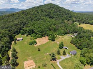 33 Battle Mountain Rd, Amissville, VA 20106