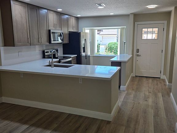 4th image of 189 Seawind Dr
