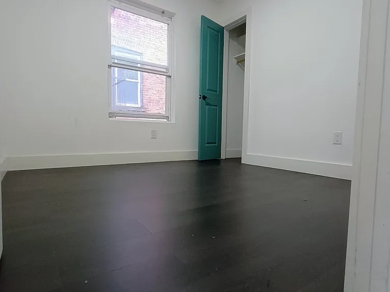 101 4th Ave — Photo 8