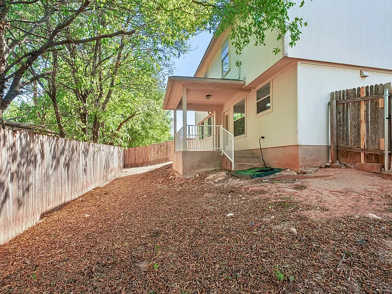 808 Flatters Way — Photo 24