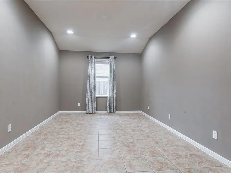 9408 Castle Pines Dr — Photo 4