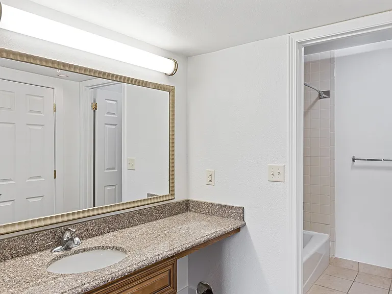 Kilgore Apartments (ANR Kalamazoo LDHA, LLC) — Photo 12