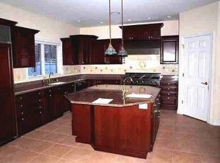 5593 Surrey Ln, Waunakee, WI 53597