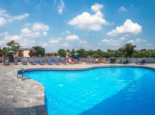 2000 Hassell Rd APT 306, Hoffman Estates, IL 60169