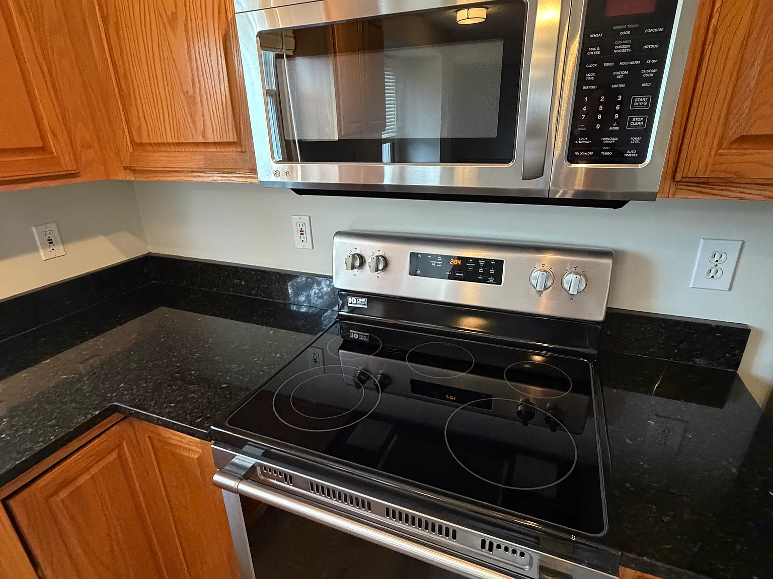 4 bed, 2500 sqft, $2,800 — Photo 4