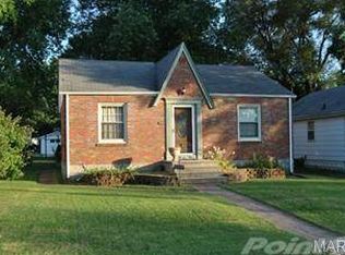 1104 Lindenwood Ave, Saint Charles, MO 63301
