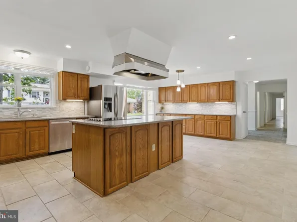 112 Westwood Cir, Winchester, VA 22602