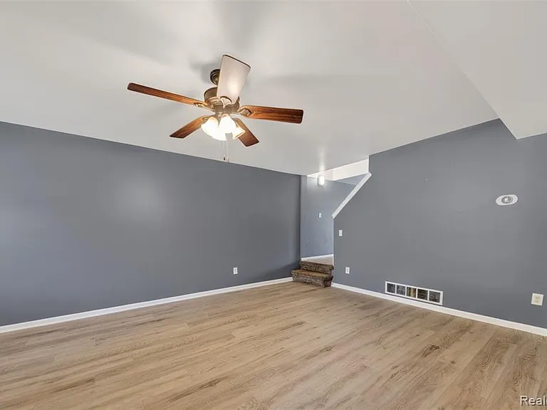 16515 Terrace Village Dr — Photo 13