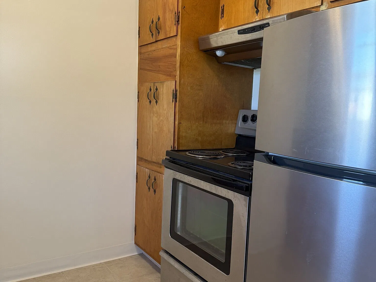 Great Location near Downtown with new carpet and paint throughout — Photo 4