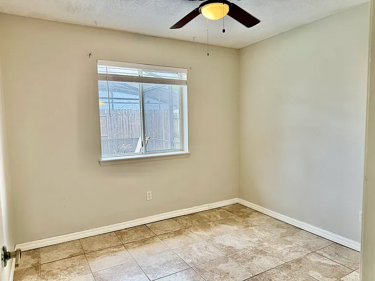 1021 Vannessa Dr — Photo 17