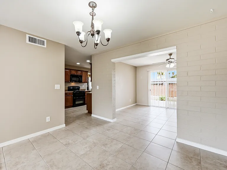 11809 N 111th Ave — Photo 9