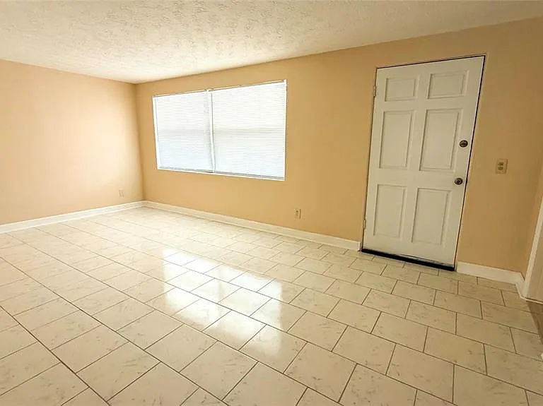 4102 Highland Loop — Photo 5