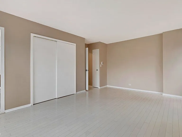 2970 N Lake Shore Dr #4A — Photo 12