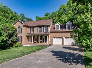 8713 Raindrop Rd, Knoxville, TN 37923