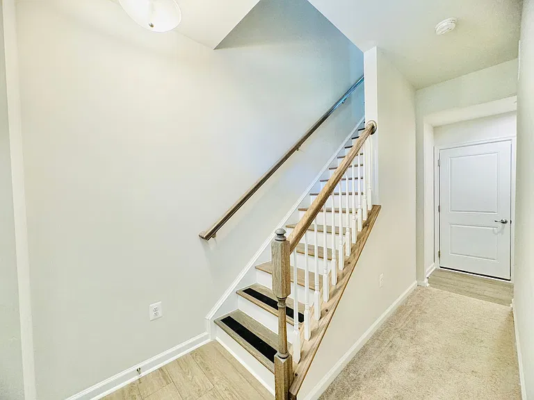 18374 Reaper Hill Ct — Photo 24