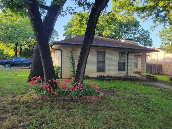 3001 Pecan Cir, Bedford, TX 76021