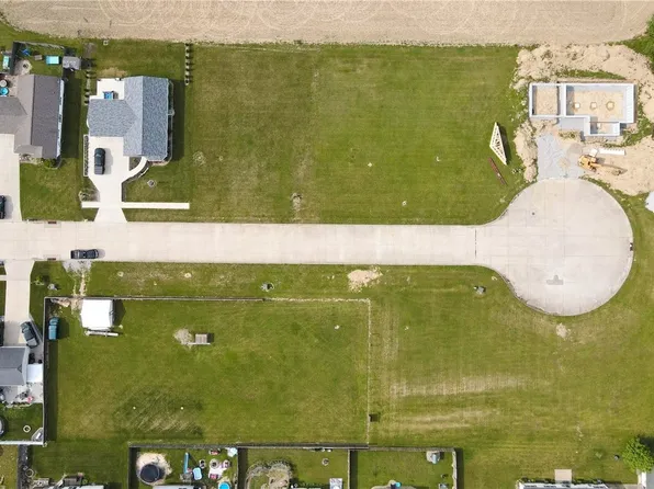 Holli Ct, West Salem, OH 44287