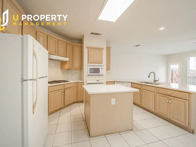 8713 Somerville Way — Photo 14