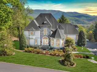 7026 Campbell Dr, Salem, VA 24153