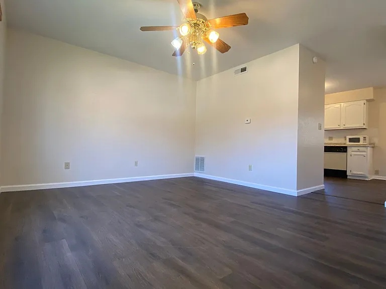 176 Vickie Lynn Ln — Photo 3
