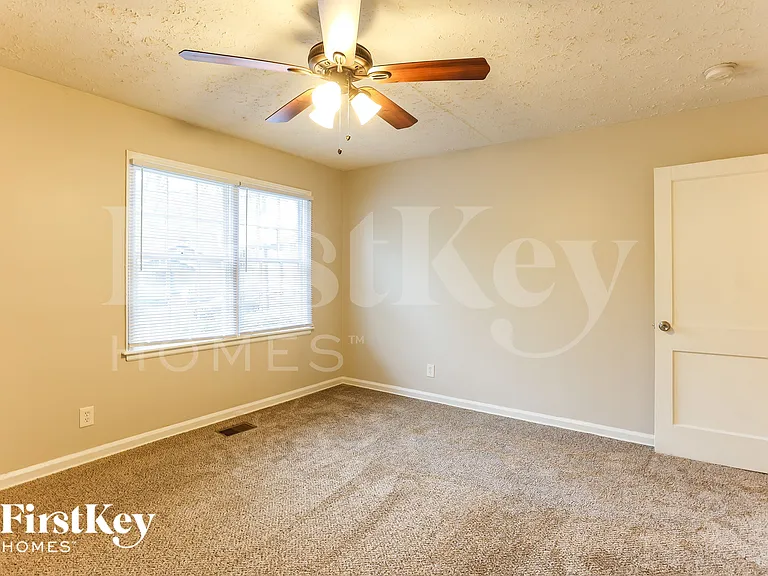 2276 Dauphine St — Photo 8
