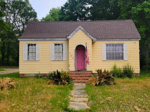 106 Martin Luther King Dr, Columbia, MS 39429