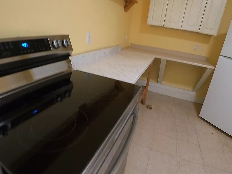 23 Roberts St #3 — Photo 5