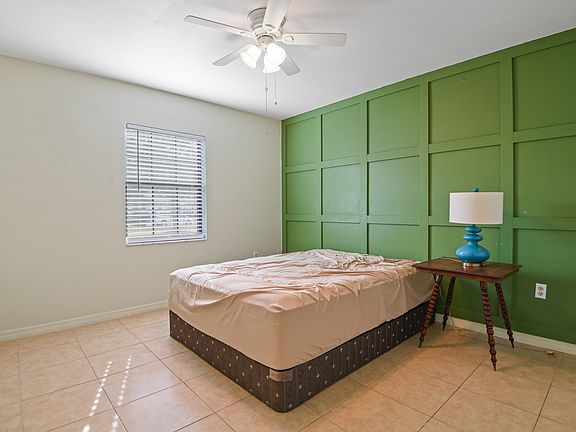 3rd image of 3608 Bay Ct