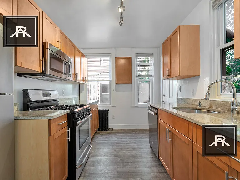 7 Murdock Ter — Photo 2